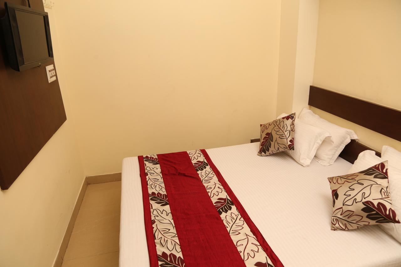 Hotel Heena Plaza Ābu Road Eksteriør billede